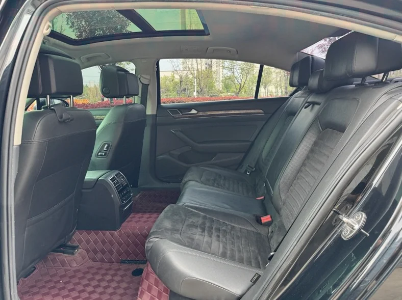 大众迈腾 正面外观三