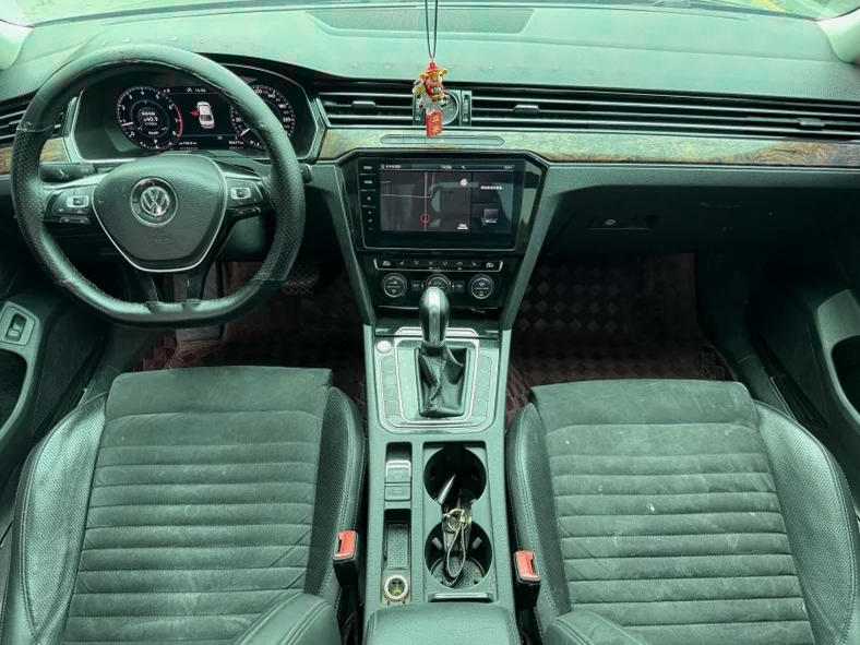 大众迈腾 后面外观一