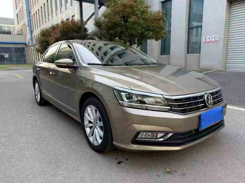 大众帕萨特 正面外观二