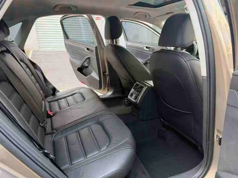 大众帕萨特 后面外观二