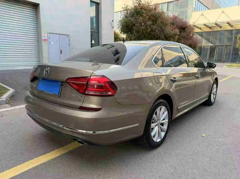 大众帕萨特 内饰前排