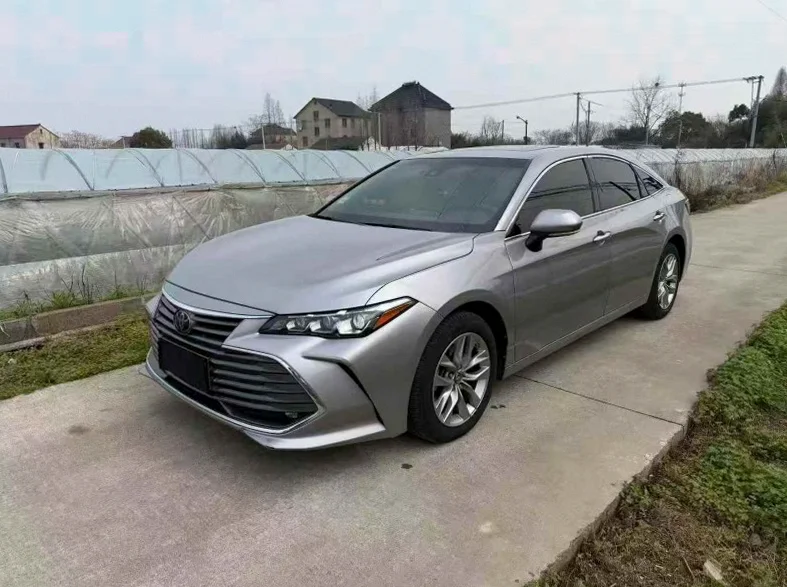 丰田亚洲龙 正面外观二