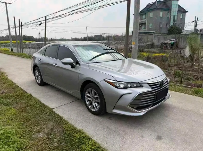 丰田亚洲龙 正面外观三