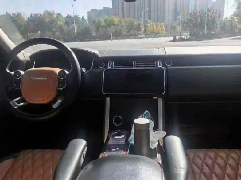 路虎揽胜行政 后面外观二