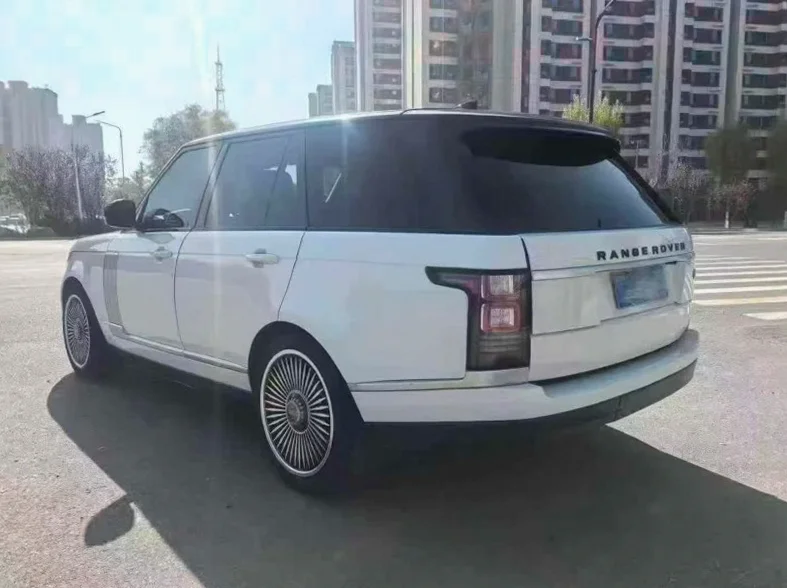 路虎揽胜行政 内饰前排