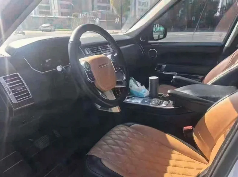 路虎揽胜行政 后面外观一