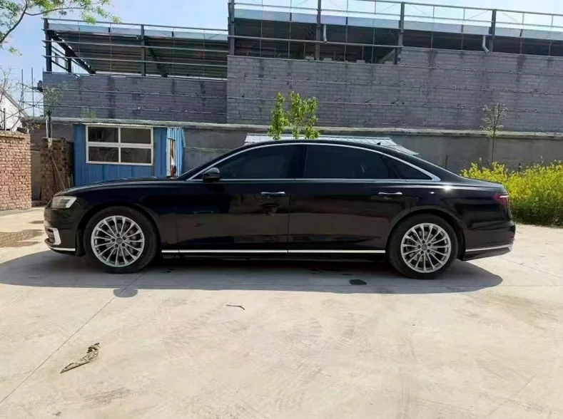 奥迪A8L 后面外观三