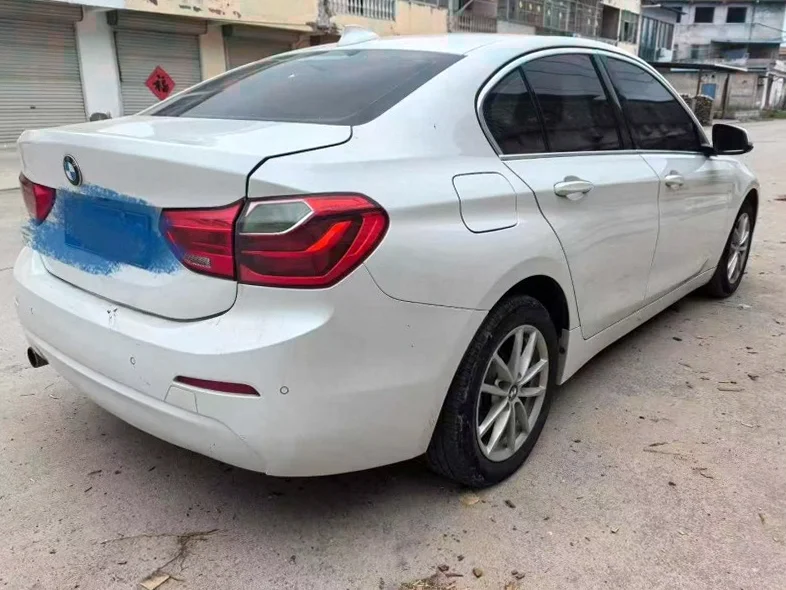 宝马1系 后面外观一