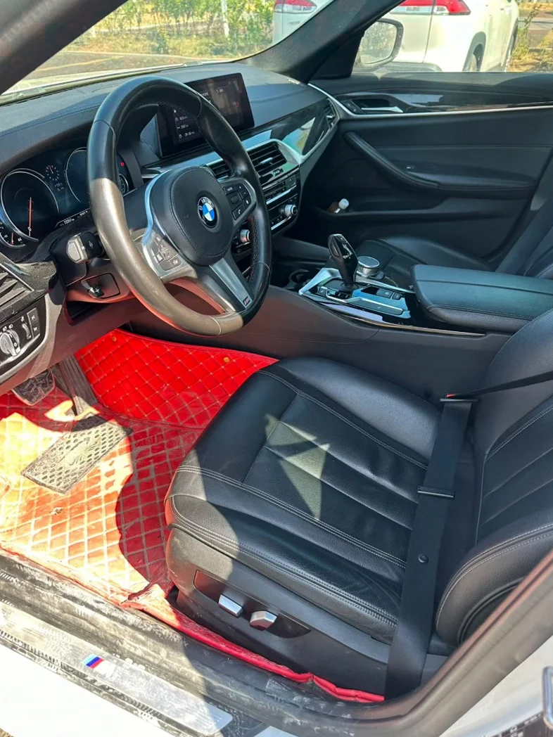 宝马5系 正面外观三