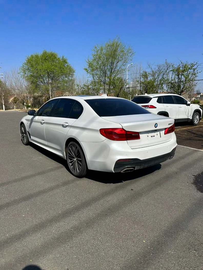 宝马5系 后面外观三