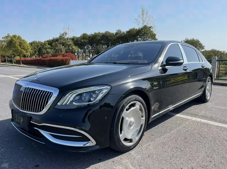 奔驰S 内饰前排