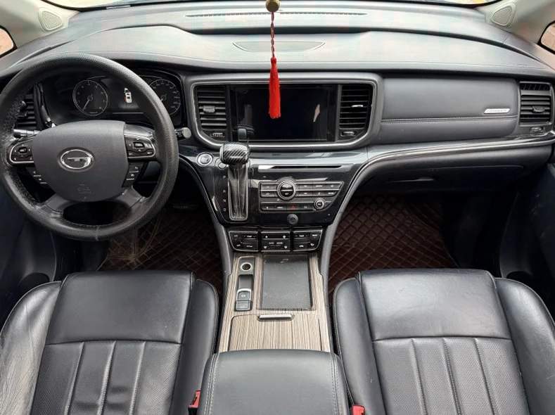 传祺M8 后面外观一