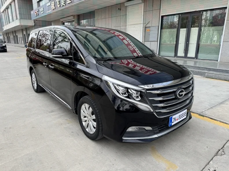 传祺M8 正面外观二