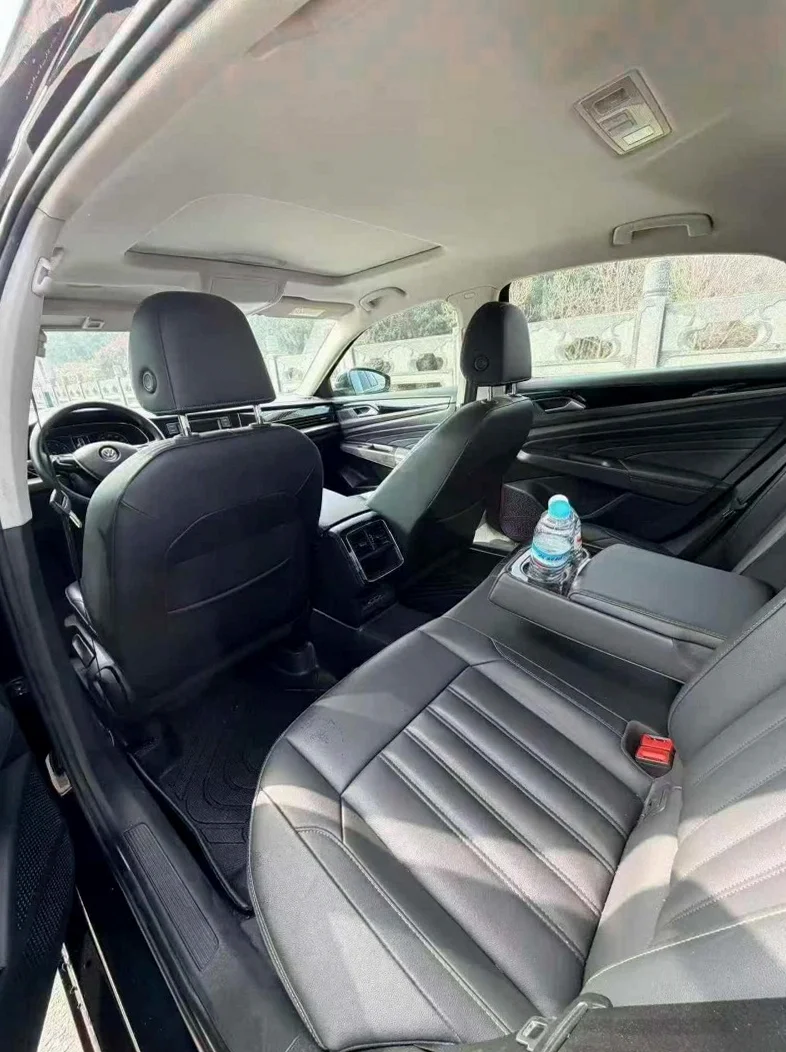 大众帕萨特 后面外观二