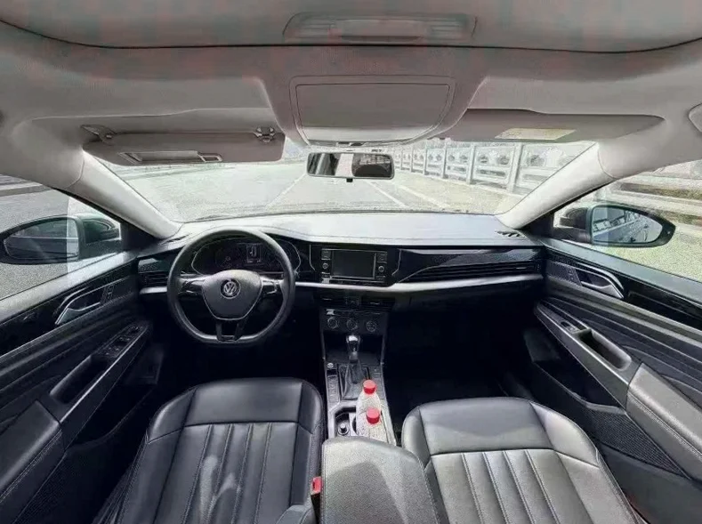 大众帕萨特 后面外观一