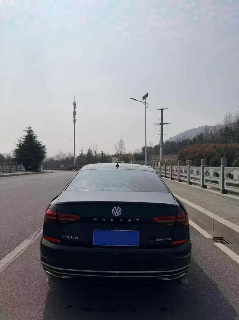 大众帕萨特 驾驶室