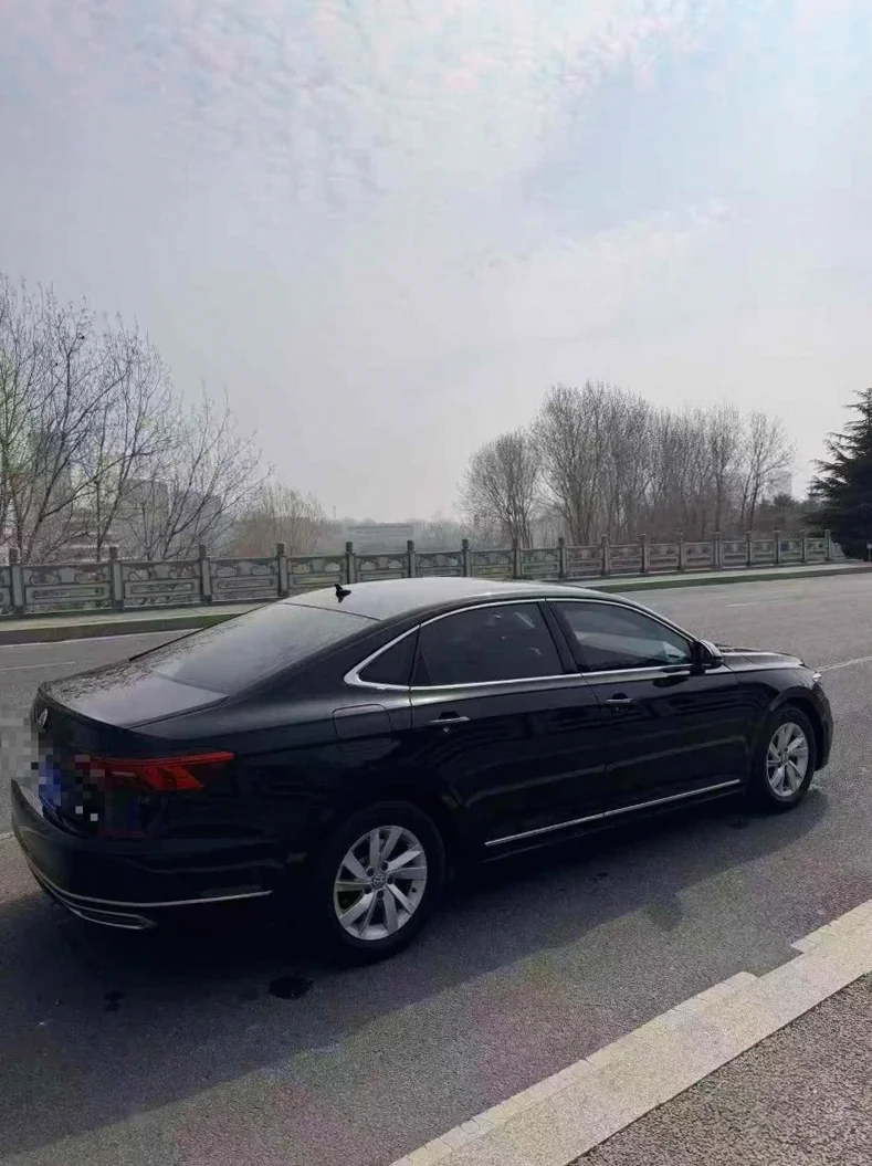 大众帕萨特 内饰后排