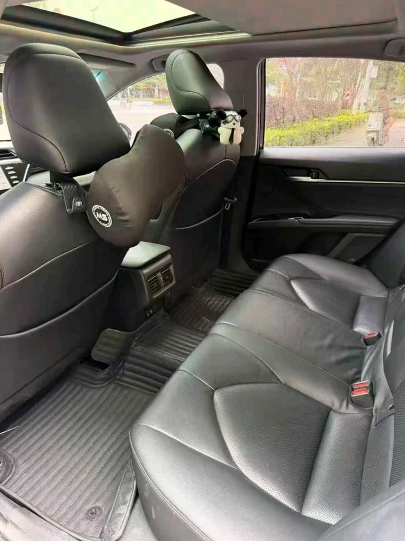 丰田凯美瑞 驾驶室