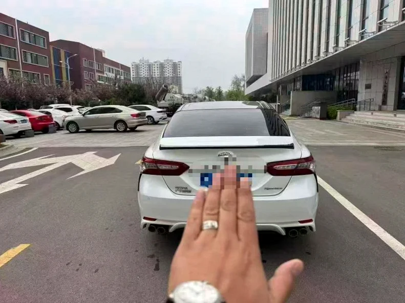 丰田凯美瑞 驾驶室