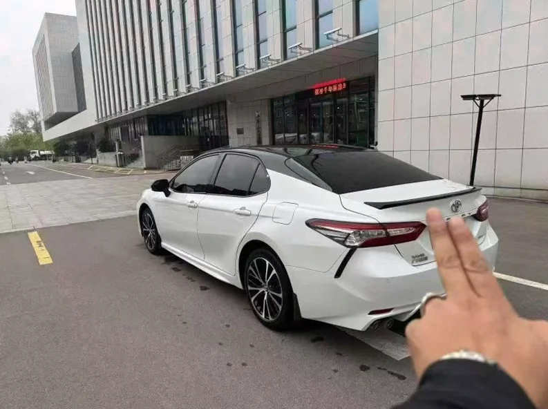 丰田凯美瑞 内饰前排