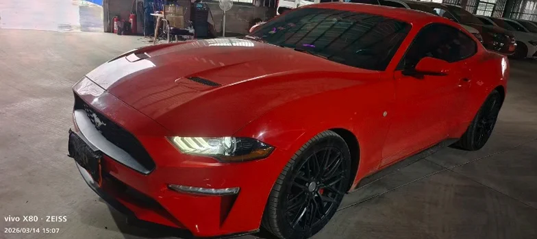 福特野马 正面外观三