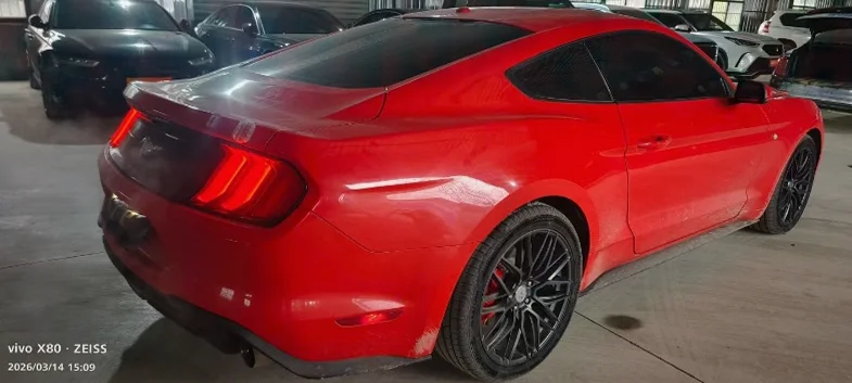 福特野马 内饰前排