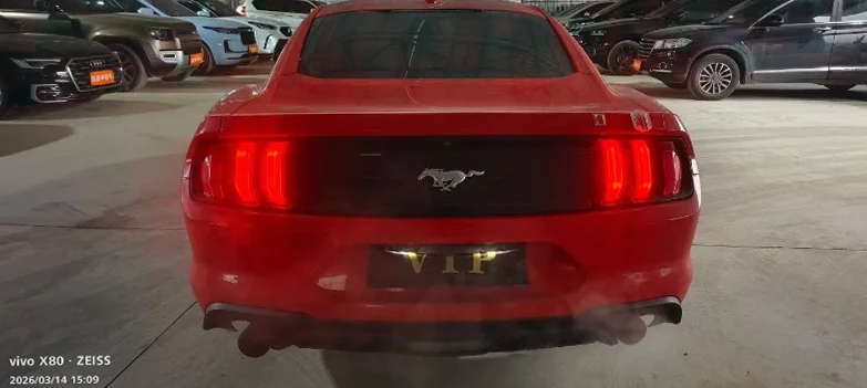 福特野马 驾驶室