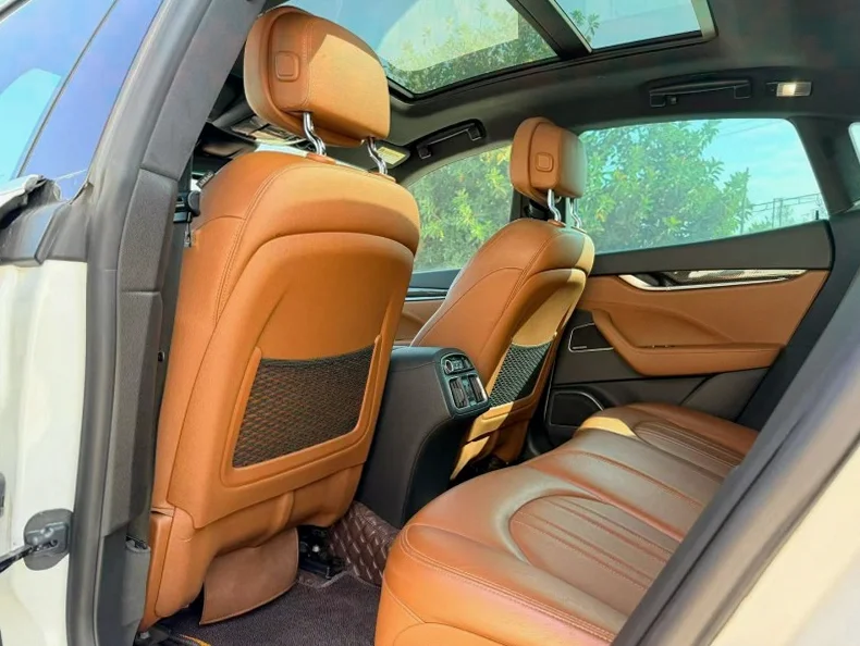 玛莎拉蒂Levante 后面外观一