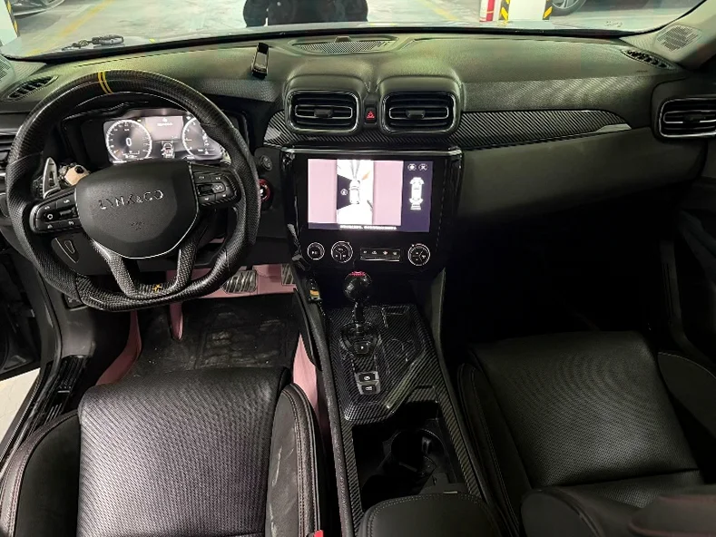 领克02 内饰前排