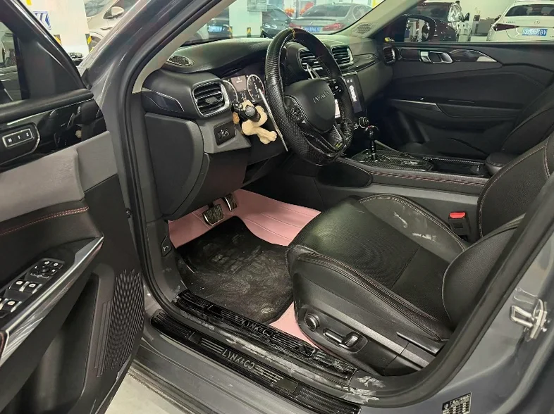 领克02 后面外观一