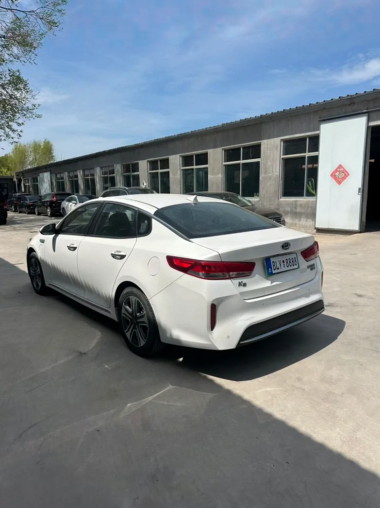 起亚K5 内饰前排