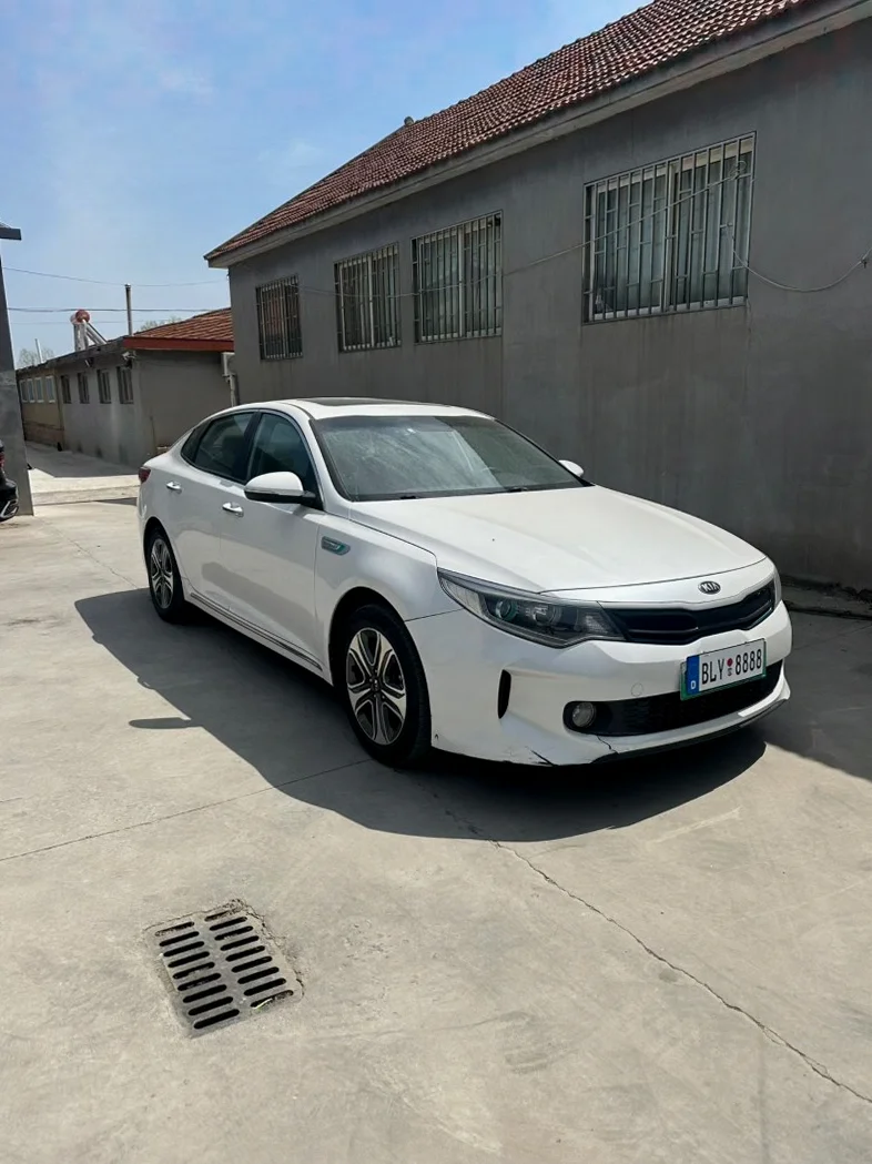 起亚K5 正面外观二