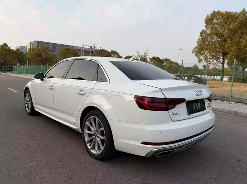 奥迪A5 内饰后排