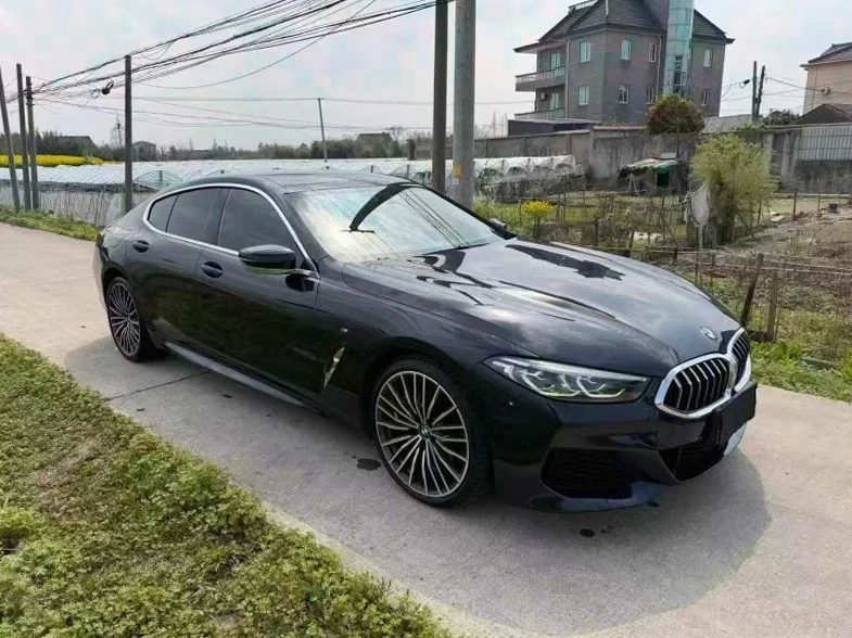 宝马8系 正面外观二