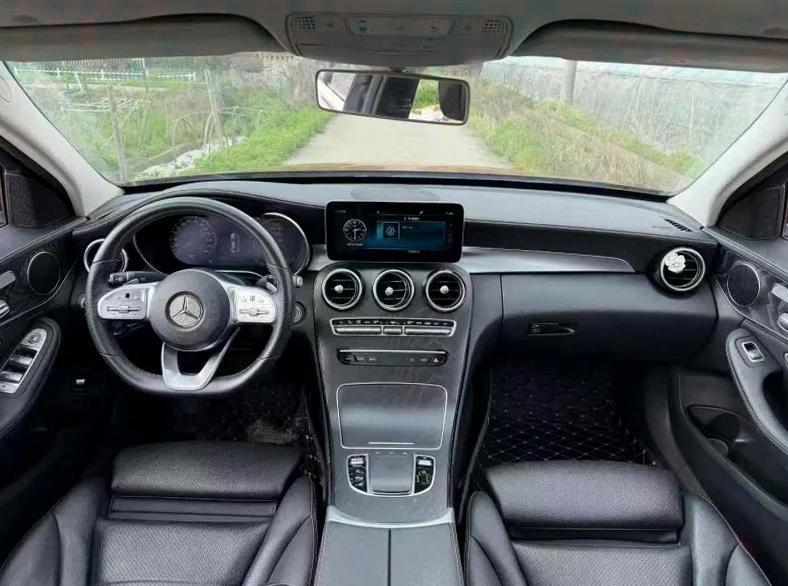 奔驰C 后面外观三