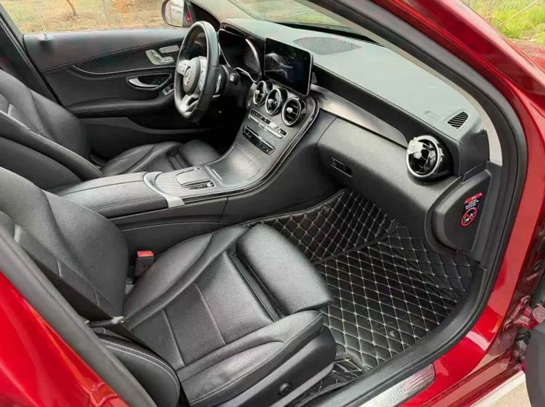 奔驰C 后面外观二