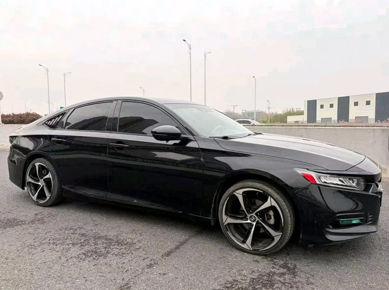 本田雅阁 正面外观三