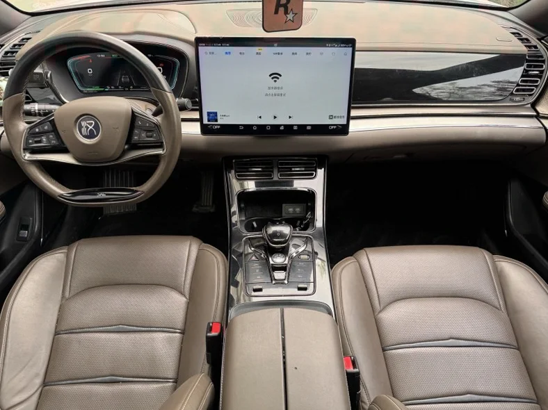 比亚迪汉 后面外观三