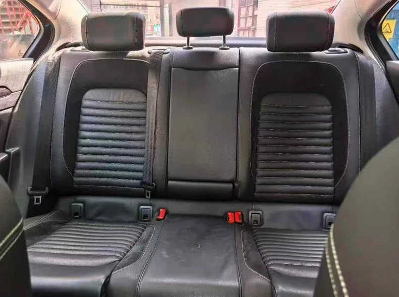 大众迈腾 后面外观一