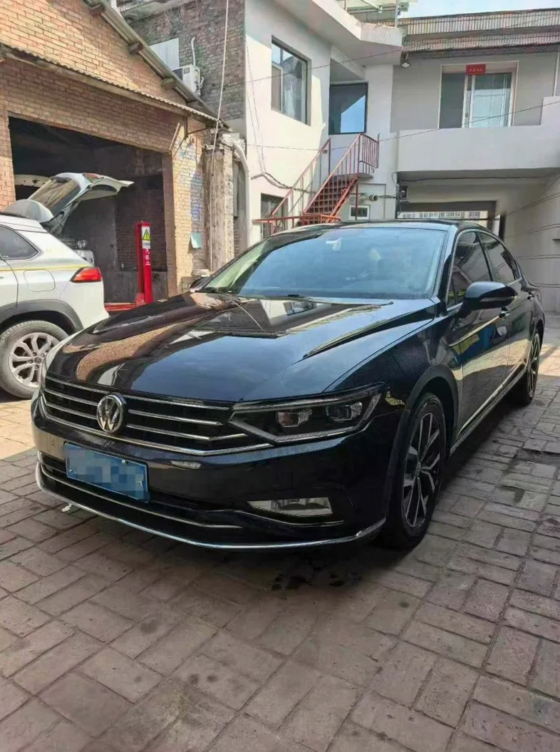 大众迈腾 正面外观二