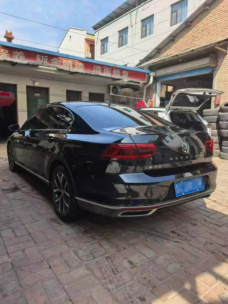 大众迈腾 后面外观三