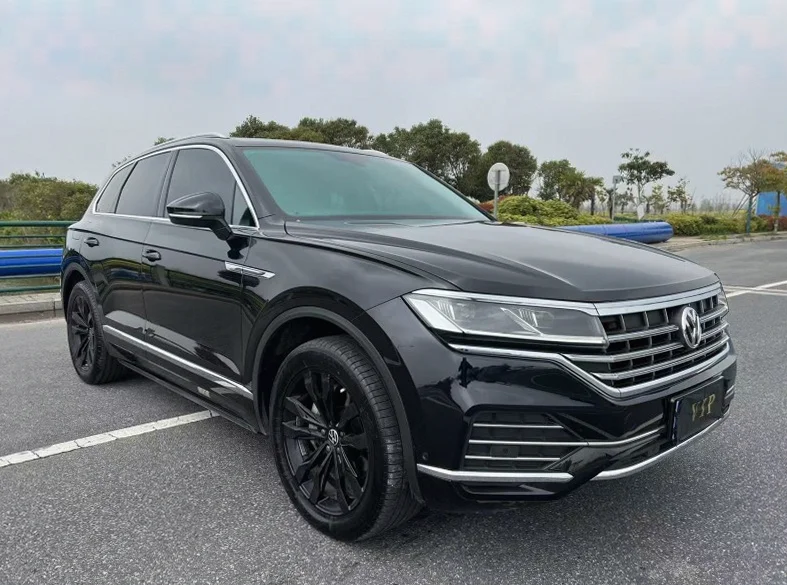 大众途锐 正面外观二