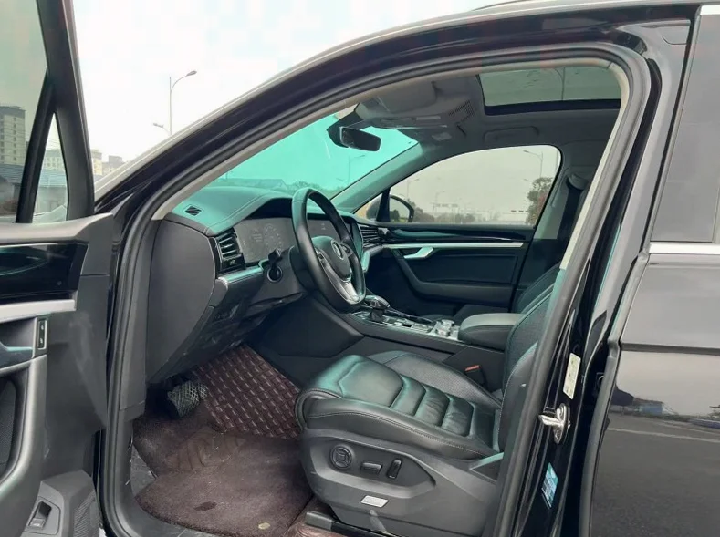 大众途锐 后面外观二