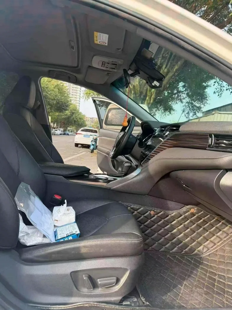 丰田凯美瑞 后面外观一