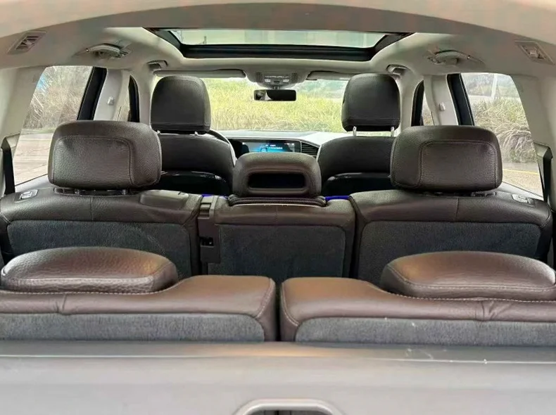 奔驰GLS 后面外观二