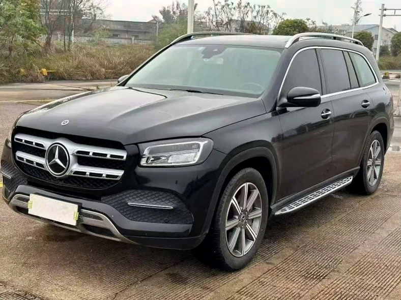 奔驰GLS 正面外观三