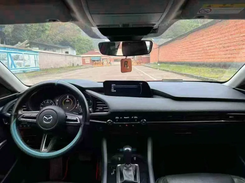 马自达昂克赛拉 后面外观二