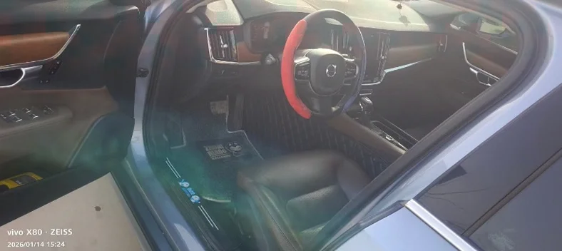 沃尔沃S90 后面外观三