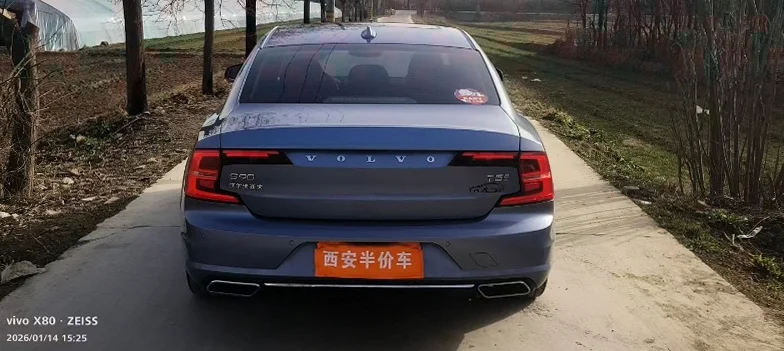 沃尔沃S90 内饰前排