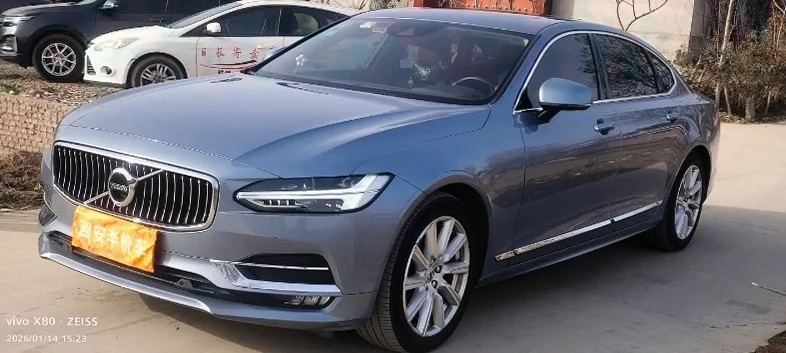 沃尔沃S90 正面外观二